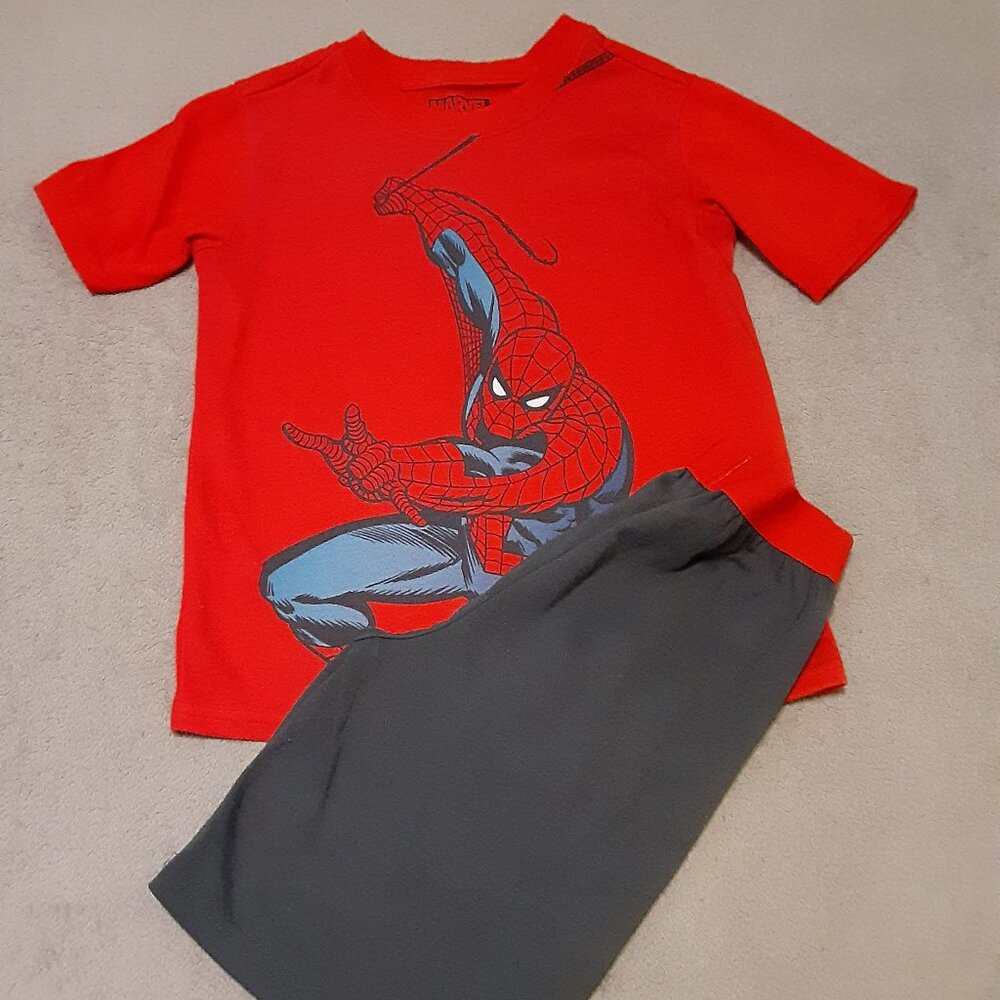 BOYS MARVEL SPIDERMAN 2 PIECE PAJAMA SET SIZE 6/7 SHORT SLEEVE TOP/BOTTOM